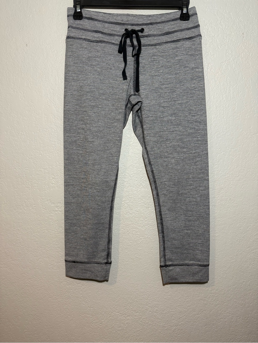 NY&Co.- Black & White Striped Capri Leggings w/Drawstrings Size Small